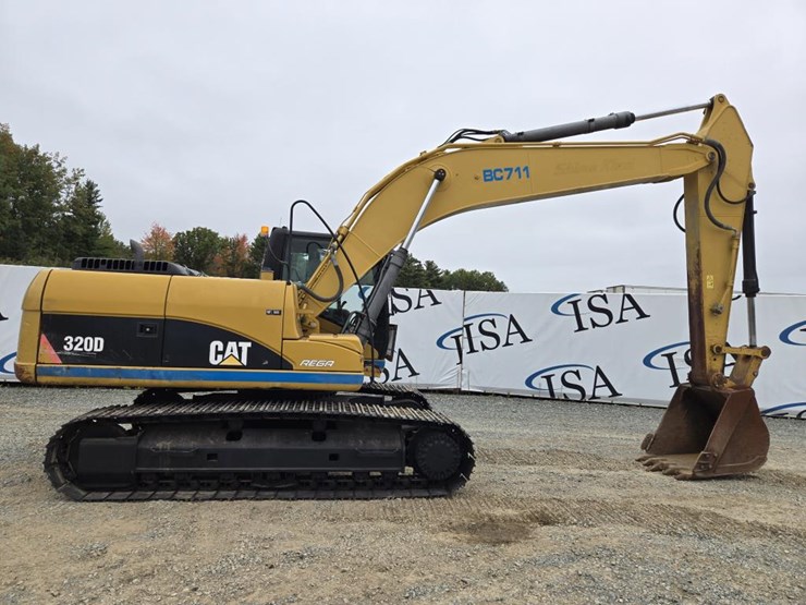 2011-caterpillar-320d-image-6