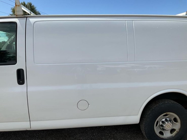 2013-chevrolet-express-g2500-image-18