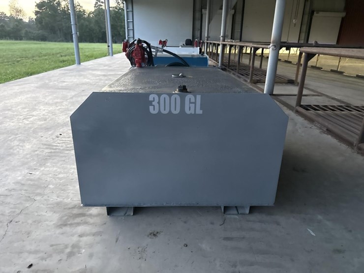 #2502-•-300-gallon-fuel-tank-image-4