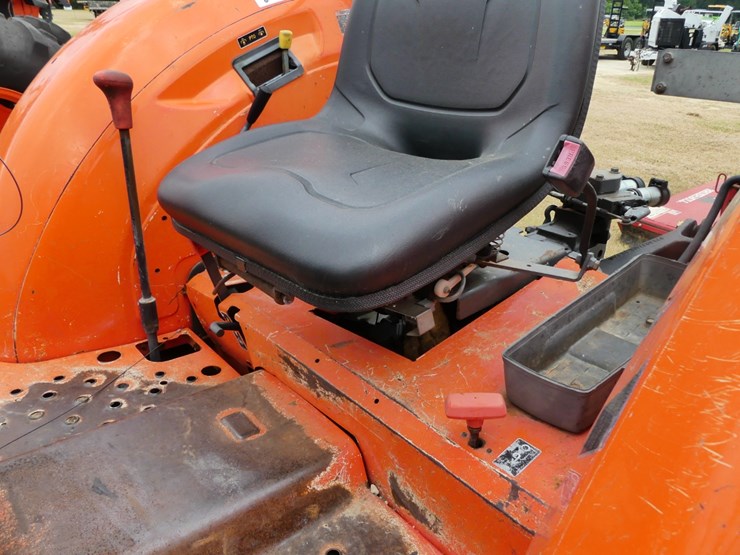 2016-kubota-m5660su-image-11