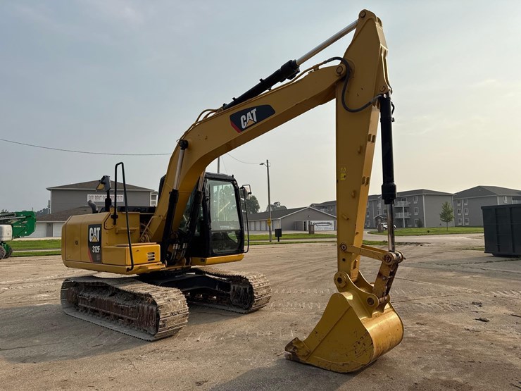 2016-caterpillar-312fgc-image-8