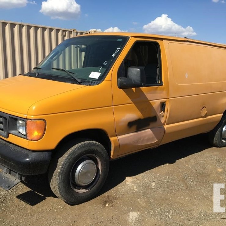 2004 FORD E250