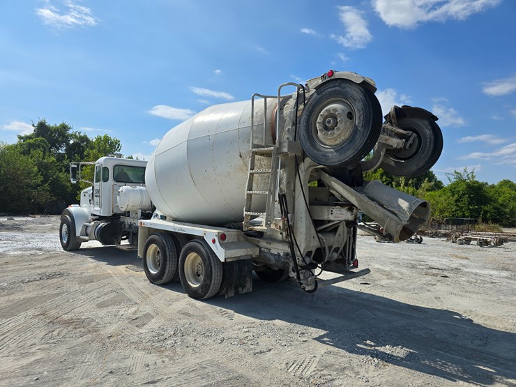 2014-peterbilt-365-image-18