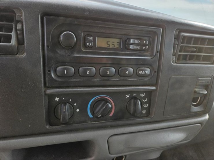 2004-ford-f350-image-33