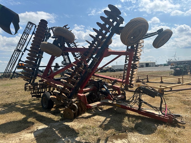 case-ih-330-image-2