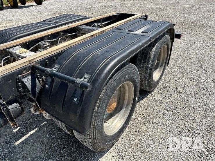 1986-peterbilt-359-image-31