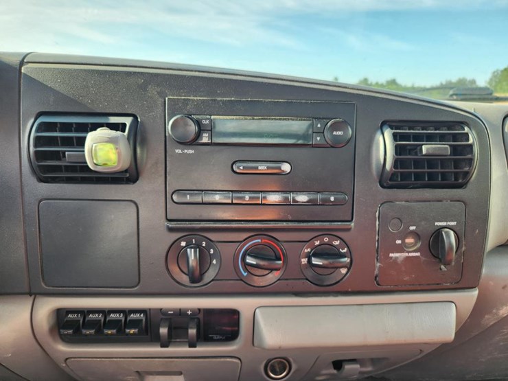 2006-ford-f550-image-56