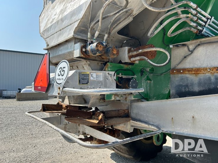 2020-john-deere-2020-image-23
