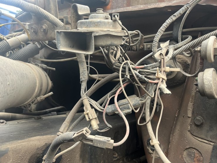 1993-ford-l9000-image-17