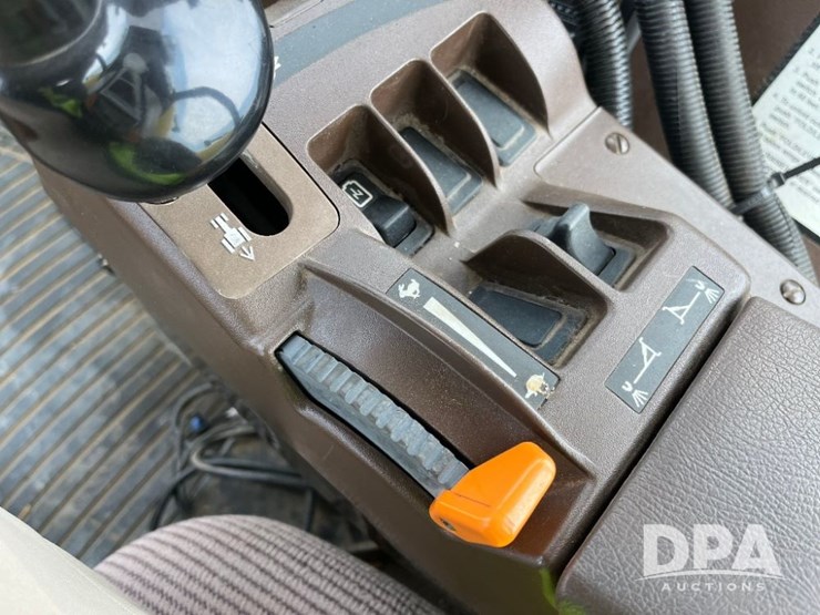 2012-john-deere-4630-image-39