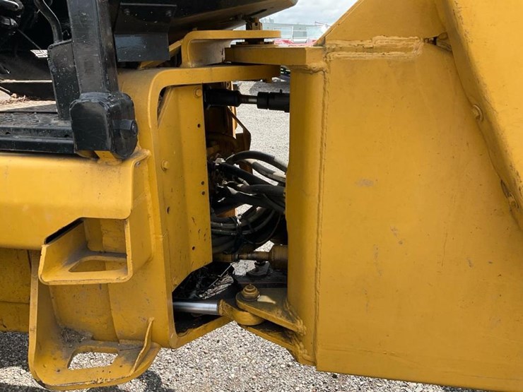 1985-deere-648d-image-22