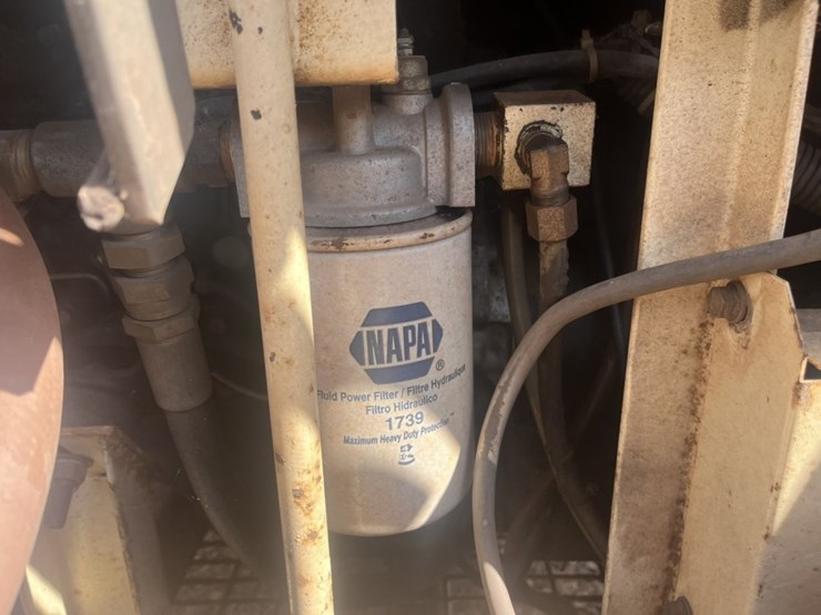 #2678-•-multiquip-dps-130sst-towable-air-compressor-image-12
