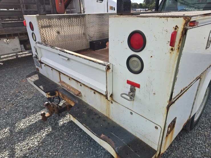 2006-ford-f550-image-27