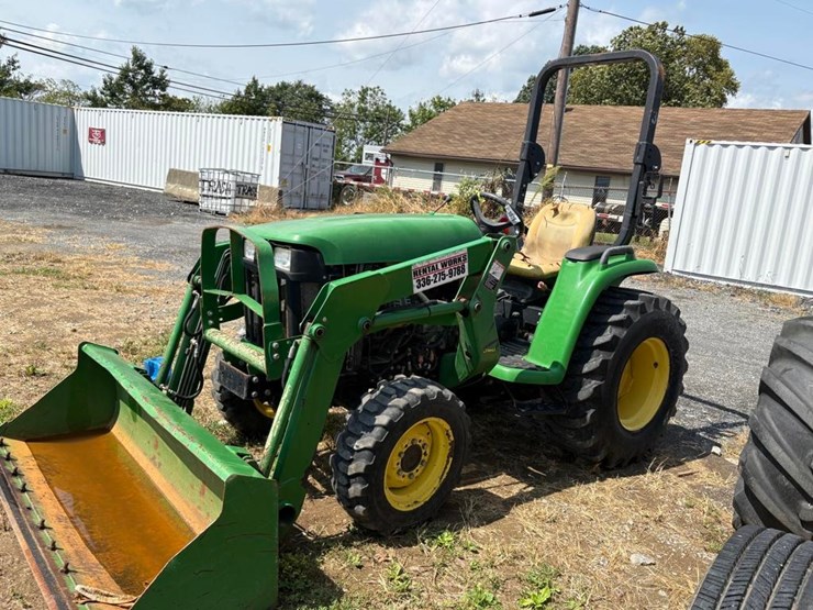 john-deere-3032e-image-2
