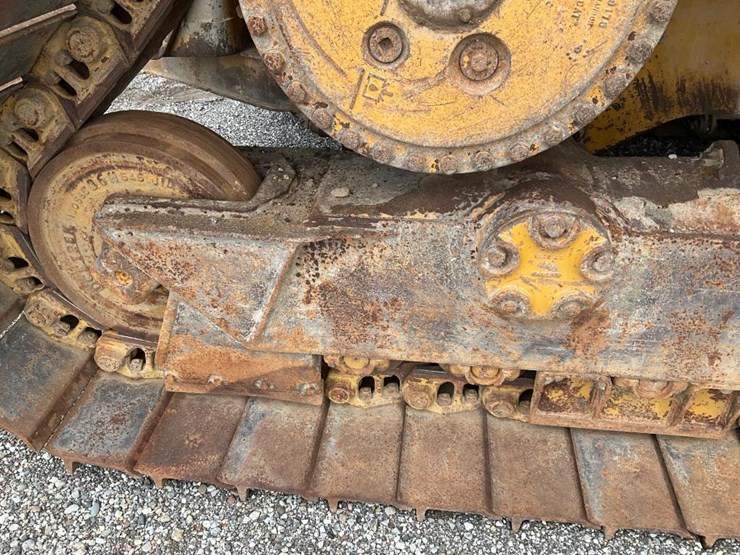 2012-caterpillar-d6t-lgp-image-24