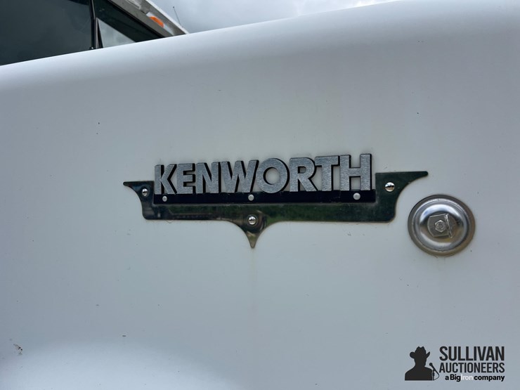 2003-kenworth-w900-image-14