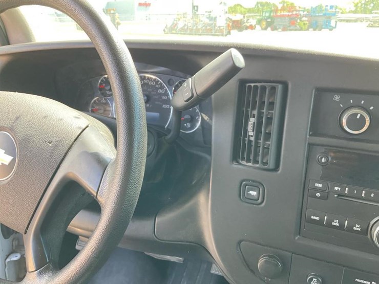 2013-chevrolet-express-g2500-image-55