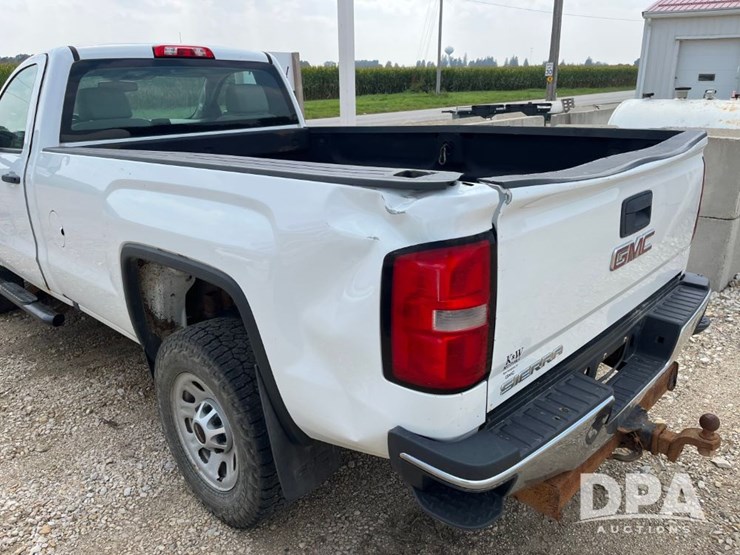 2017-gmc-3500-image-27