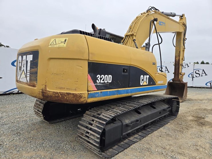 2011-caterpillar-320d-image-5