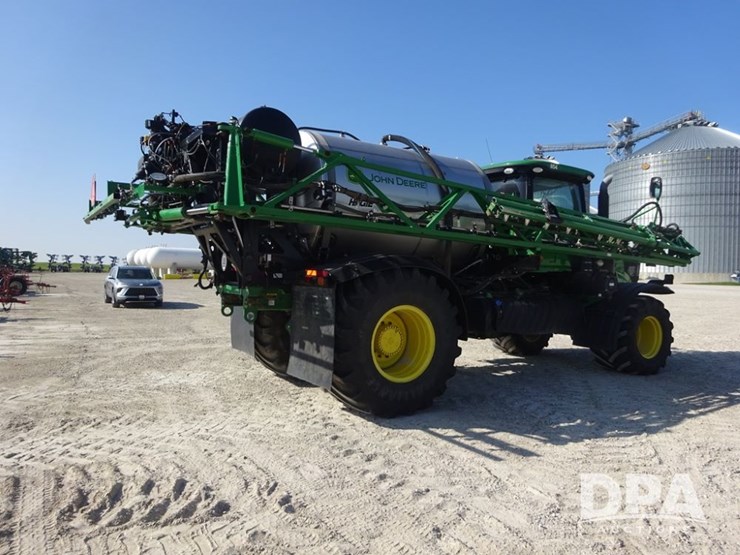 2020-john-deere-f4365-image-22