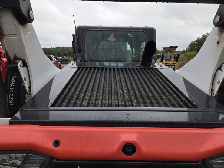 2021-bobcat-s76-image-30