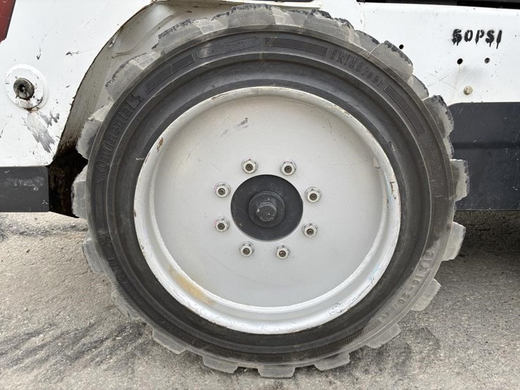 2021-bobcat-s590-image-13