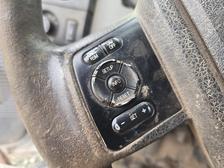 2011-ford-f550-image-58