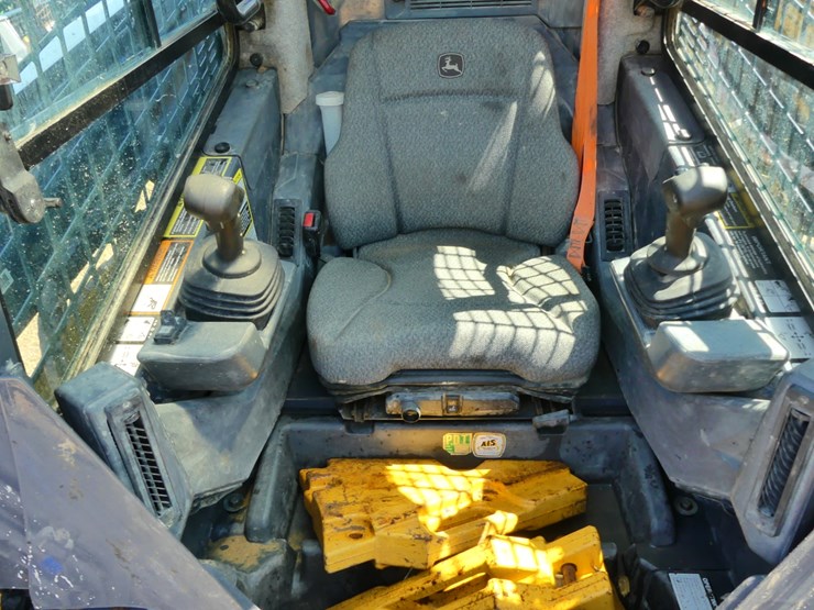 deere-331g-image-13