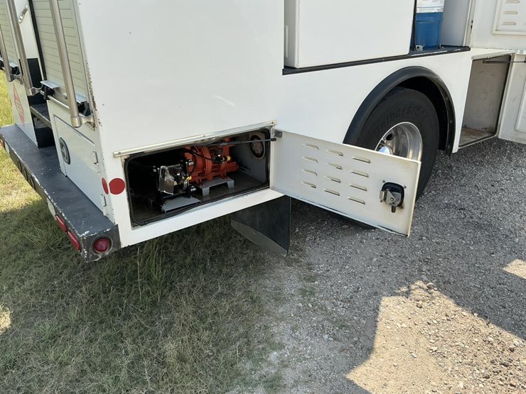 2020-peterbilt-337-image-60