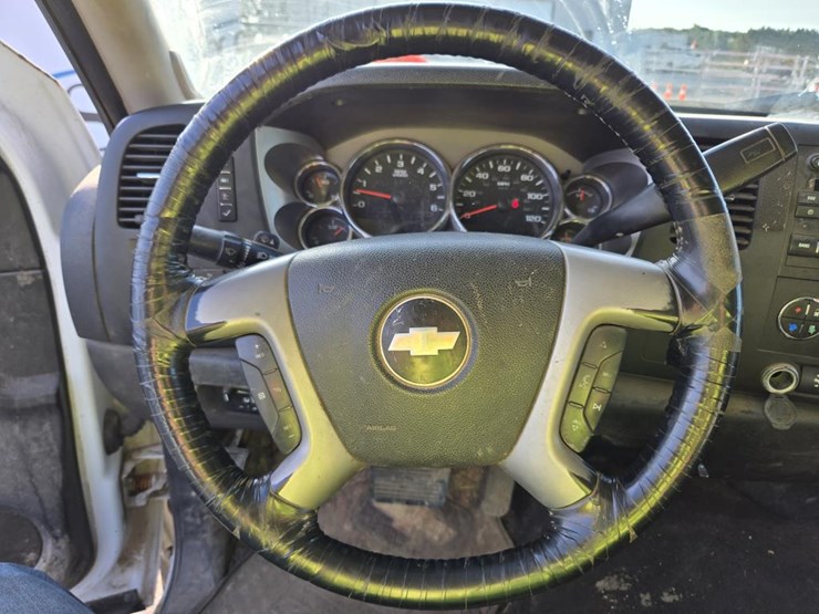 2012-chevrolet-silverado-2500-image-63