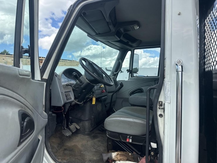 2005-international-durastar-4200-image-31