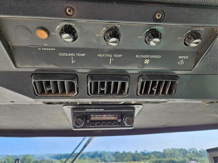 john-deere-7720-titan-ii-image-64