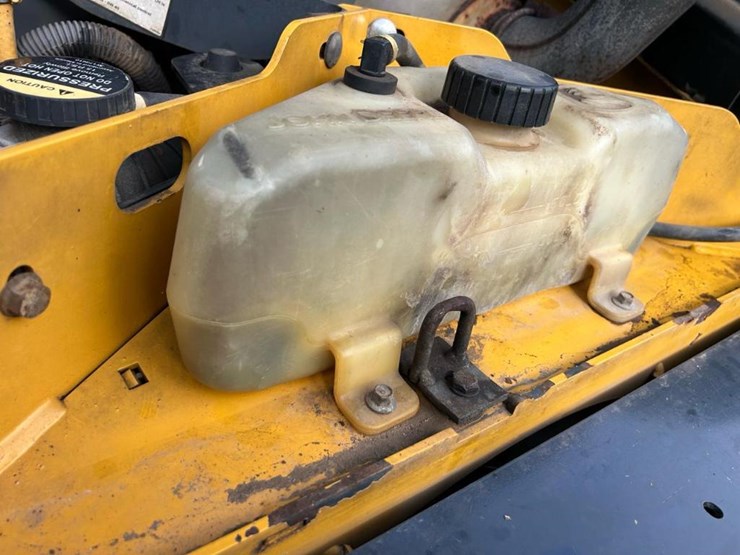 2012-deere-333d-image-32