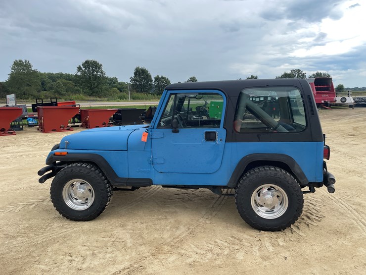 1990-jeep-wrangler-image-8