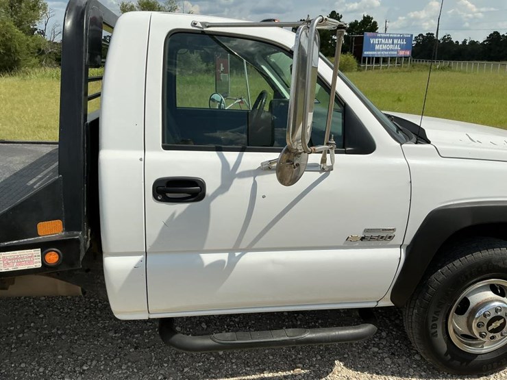 2007-chevrolet-3500-image-17