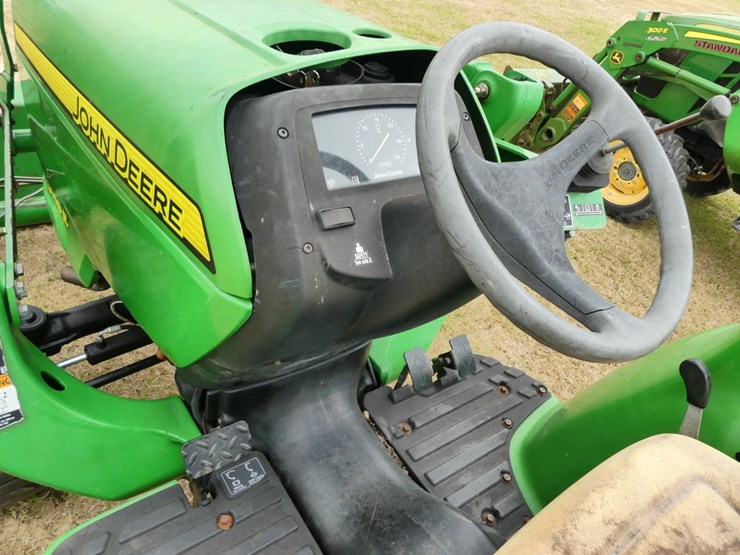 john-deere-3038e-image-14