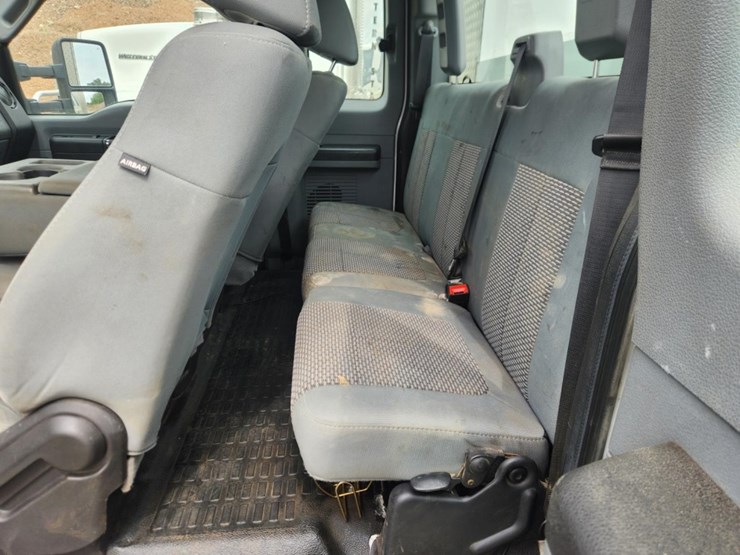 2011-ford-f550-image-60