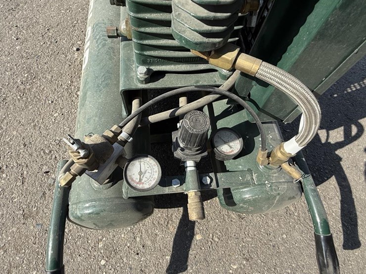 #2121-•-rolair-portable-gas-air-compressor-image-5