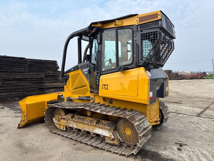 2023-deere-450-lgp-image-3