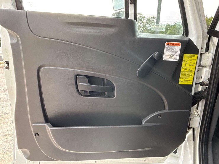 2018-international-durastar-4300-image-11