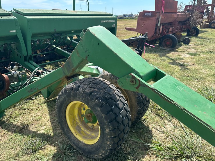 john-deere-750-image-36