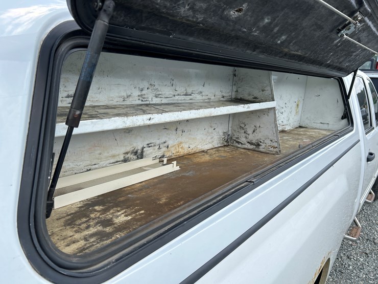 2014-chevrolet-3500-image-15