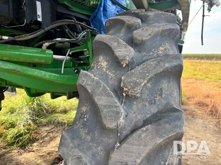 2025-john-deere-616r-image-38