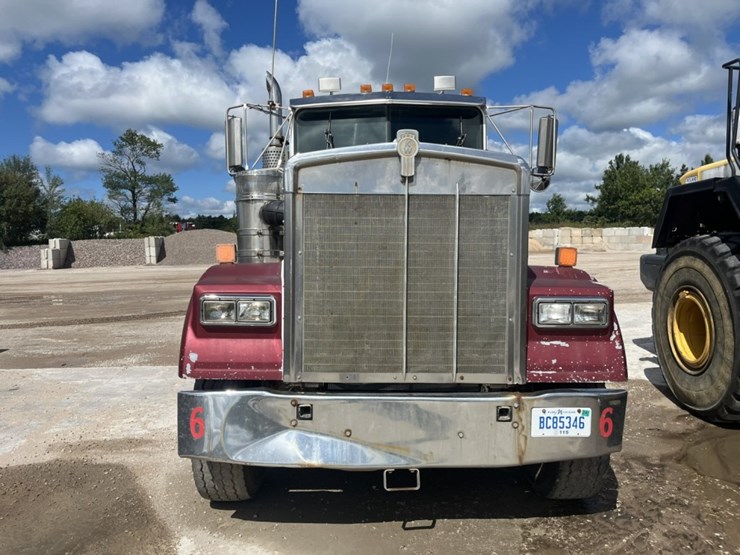 kenworth-w900b-image-6
