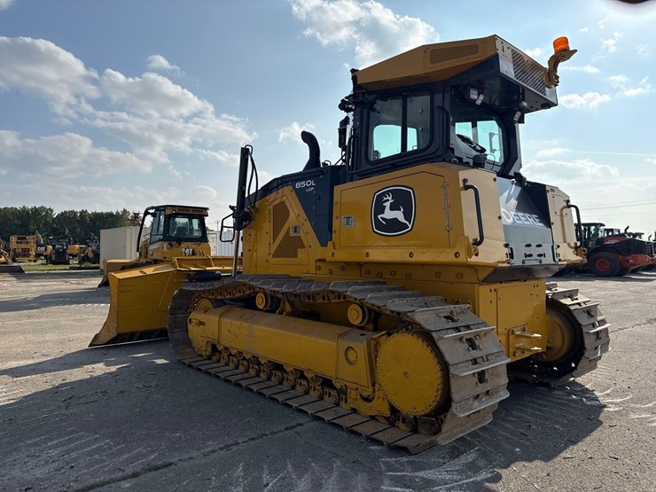 2020-deere-850l-lgp-image-5