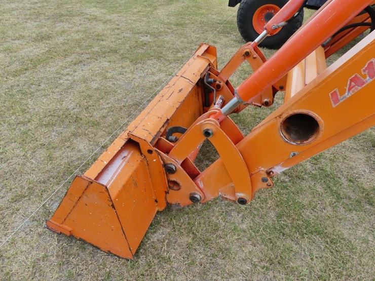2005-kubota-m105s-image-11