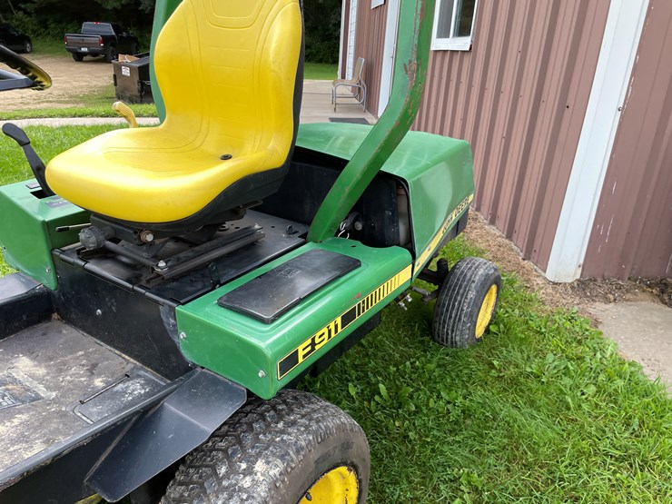 john-deere-f911-image-20