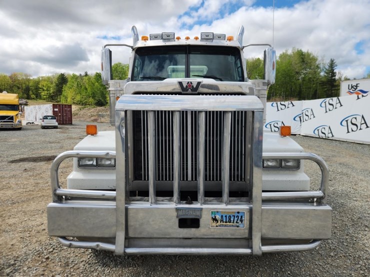 2019-western-star-4900sf-image-8