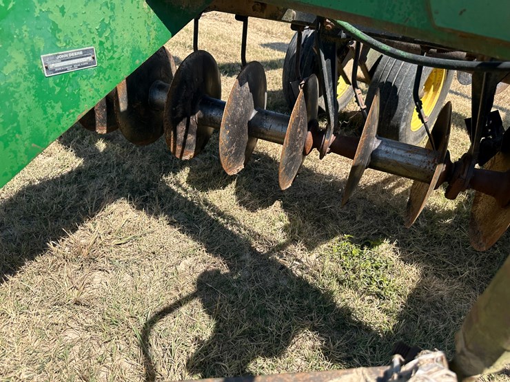 john-deere-34-image-30
