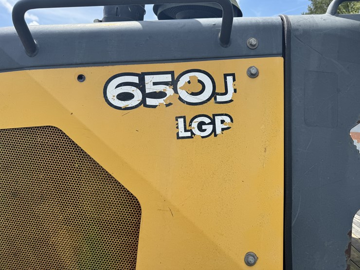 2011-deere-650j-image-13